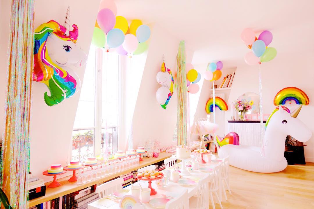 UNICORN PARTY. Holidays Unicorn Party for Miss Bianca Julie Bergmann ✨Set design by Lili Bergmann Party Rentals by Lili Bergmann Studio #unicorn #unicornparty #kidsparty #kidsdecor #eventdecor #eventdesign #lilibergmann #lilibergmannstudio#licorne