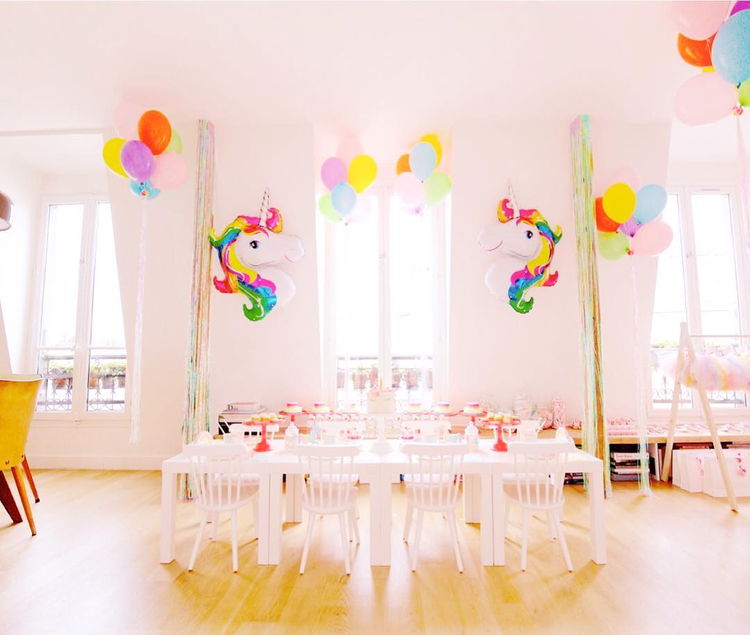 UNICORN PARTY. Holidays Unicorn Party for Miss Bianca Julie Bergmann ✨Set design by Lili Bergmann Party Rentals by Lili Bergmann Studio #unicorn #unicornparty #kidsparty #kidsdecor #eventdecor #eventdesign #lilibergmann #lilibergmannstudio#licorne